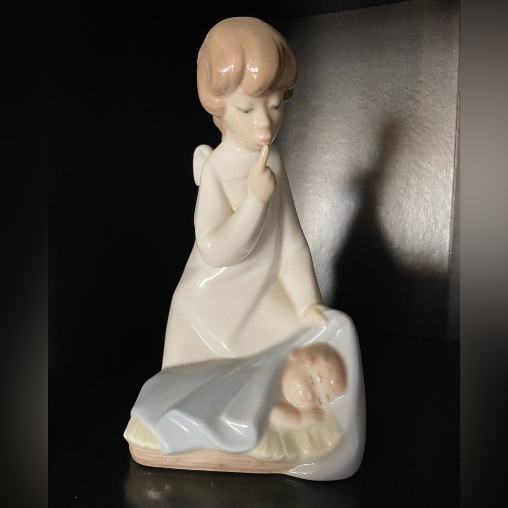 Lladro Porcelain Figurine # 4635 Angel Daisa with Baby 7" Height Retired & Vtg